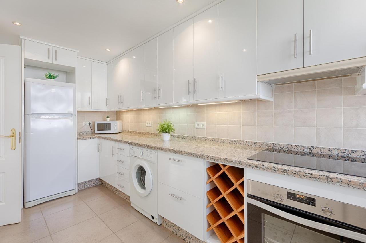 Front Sea View Apartment エステポナ エクステリア 写真
