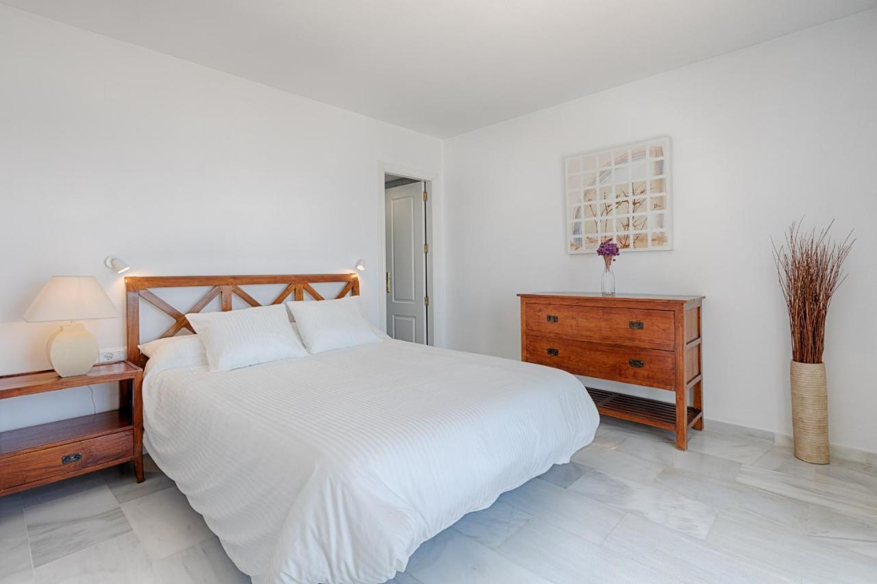 Front Sea View Apartment エステポナ エクステリア 写真