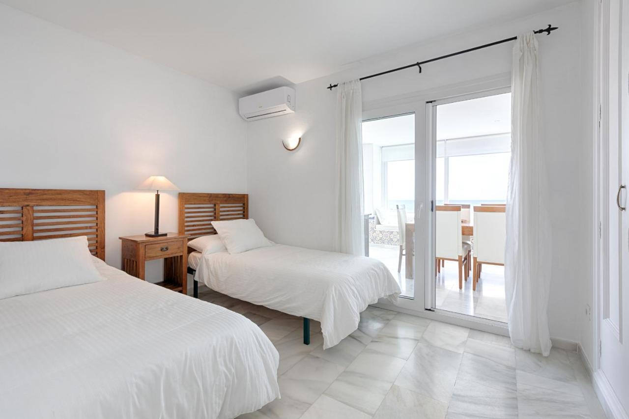 Front Sea View Apartment エステポナ エクステリア 写真
